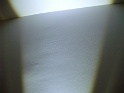 séjour, cloison de séparation SdB/séjour (en lumière rasante)